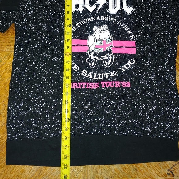 AC/DC British Tour 1982 For Those About to Rock Black Crewneck Sweatshirt Size L - Picture 6 of 6